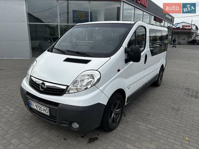 Белый Опель Виваро, объемом двигателя 2 л и пробегом 242 тыс. км за 8200 $, фото 1 на Automoto.ua