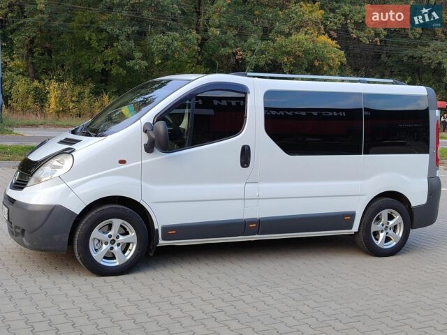 Белый Опель Виваро, объемом двигателя 2 л и пробегом 310 тыс. км за 10850 $, фото 1 на Automoto.ua