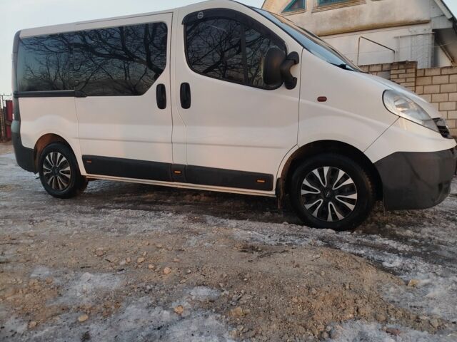 Белый Опель Виваро, объемом двигателя 0 л и пробегом 300 тыс. км за 10400 $, фото 1 на Automoto.ua
