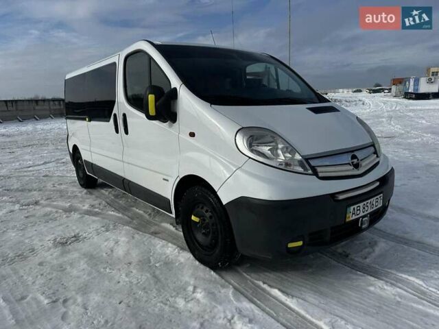 Білий Опель Віваро, об'ємом двигуна 2 л та пробігом 136 тис. км за 9300 $, фото 1 на Automoto.ua