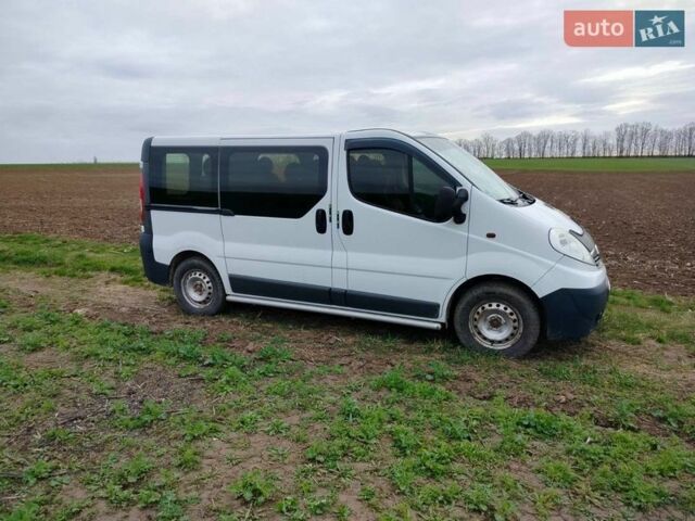 Белый Опель Виваро, объемом двигателя 2 л и пробегом 230 тыс. км за 9200 $, фото 1 на Automoto.ua