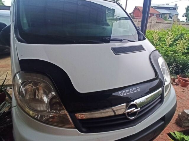 Белый Опель Виваро, объемом двигателя 2 л и пробегом 310 тыс. км за 9600 $, фото 1 на Automoto.ua