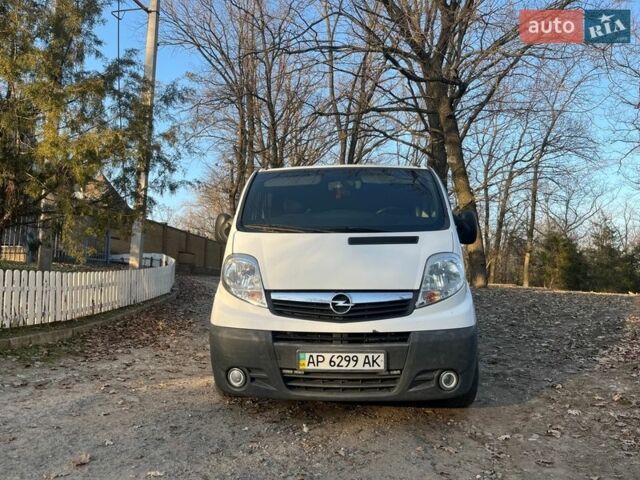 Белый Опель Виваро, объемом двигателя 2 л и пробегом 363 тыс. км за 11700 $, фото 1 на Automoto.ua