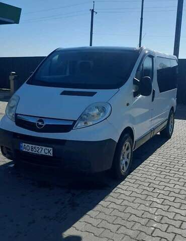 Білий Опель Віваро, об'ємом двигуна 2 л та пробігом 160 тис. км за 12350 $, фото 1 на Automoto.ua