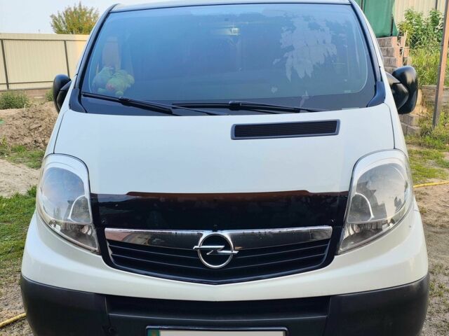 Белый Опель Виваро, объемом двигателя 2 л и пробегом 285 тыс. км за 11700 $, фото 1 на Automoto.ua