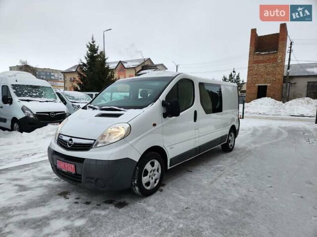 Белый Опель Виваро, объемом двигателя 2 л и пробегом 271 тыс. км за 14500 $, фото 1 на Automoto.ua