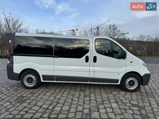 Белый Опель Виваро, объемом двигателя 2 л и пробегом 196 тыс. км за 13000 $, фото 1 на Automoto.ua