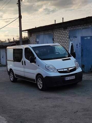 Белый Опель Виваро, объемом двигателя 2 л и пробегом 230 тыс. км за 7300 $, фото 1 на Automoto.ua