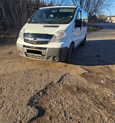 Белый Опель Виваро, объемом двигателя 2 л и пробегом 208 тыс. км за 12700 $, фото 1 на Automoto.ua