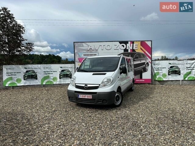 Білий Опель Віваро, об'ємом двигуна 2 л та пробігом 230 тис. км за 13499 $, фото 1 на Automoto.ua