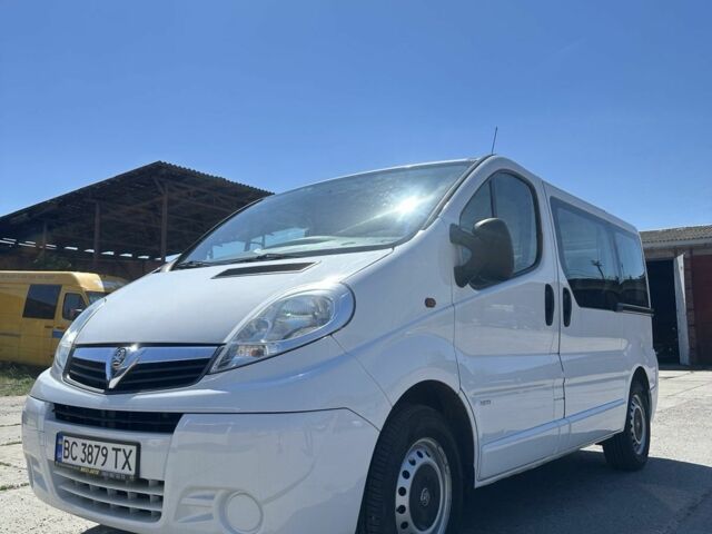 Белый Опель Виваро, объемом двигателя 2 л и пробегом 163 тыс. км за 12500 $, фото 1 на Automoto.ua