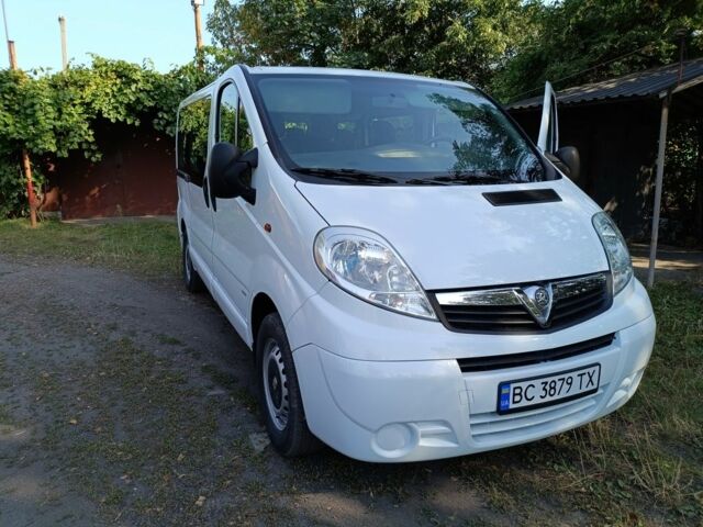 Белый Опель Виваро, объемом двигателя 2 л и пробегом 161 тыс. км за 13300 $, фото 1 на Automoto.ua