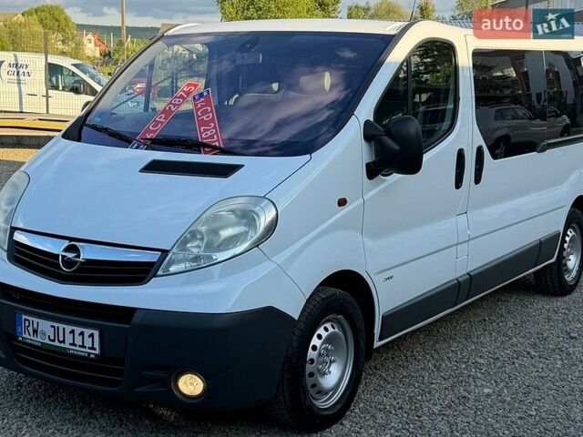 Белый Опель Виваро, объемом двигателя 2 л и пробегом 253 тыс. км за 14999 $, фото 1 на Automoto.ua