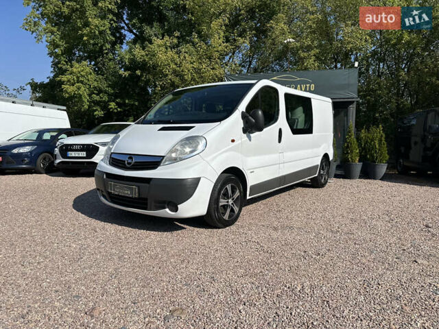 Белый Опель Виваро, объемом двигателя 2 л и пробегом 171 тыс. км за 14250 $, фото 1 на Automoto.ua