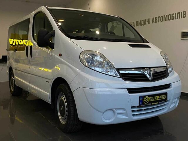 Белый Опель Виваро, объемом двигателя 2 л и пробегом 160 тыс. км за 13600 $, фото 1 на Automoto.ua