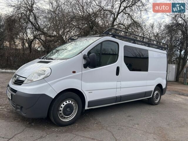 Белый Опель Виваро, объемом двигателя 2 л и пробегом 288 тыс. км за 13700 $, фото 1 на Automoto.ua