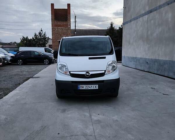 Опель Виваро 2013 в Дубно на Automoto.ua Белый Опель Виваро, объемом двигателя 2 л и пробегом 209 тыс. км за 13900 $, фото 1 на Automoto.ua