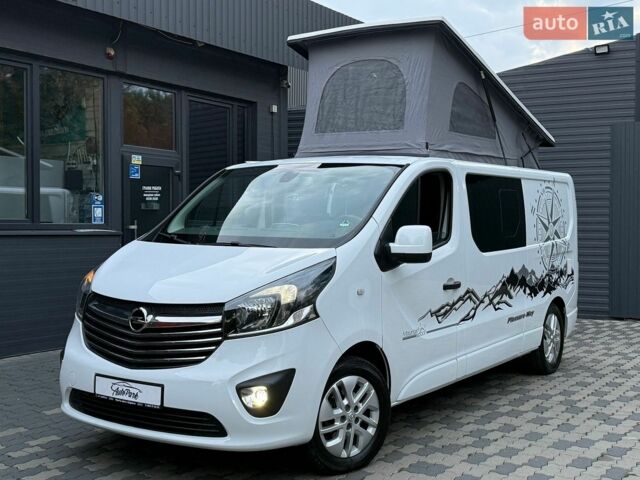 Белый Опель Виваро, объемом двигателя 1.6 л и пробегом 130 тыс. км за 21200 $, фото 1 на Automoto.ua