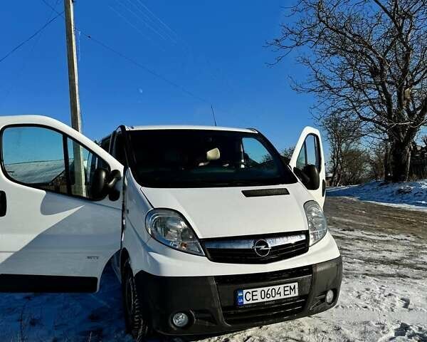 Белый Опель Виваро, объемом двигателя 2 л и пробегом 339 тыс. км за 10000 $, фото 1 на Automoto.ua