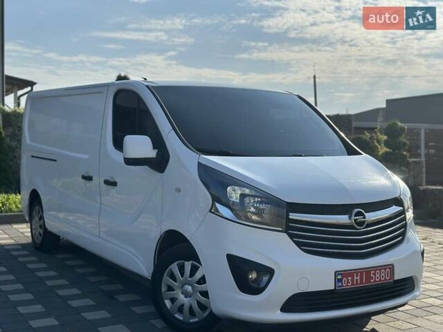 Белый Опель Виваро, объемом двигателя 1.6 л и пробегом 265 тыс. км за 12500 $, фото 1 на Automoto.ua