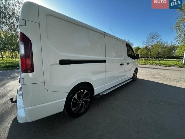Белый Опель Виваро, объемом двигателя 1.6 л и пробегом 340 тыс. км за 12700 $, фото 1 на Automoto.ua