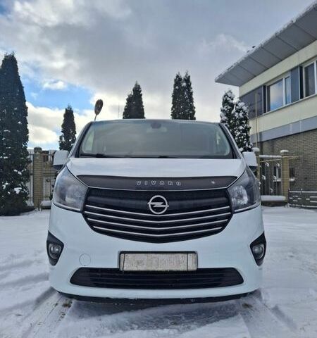 Белый Опель Виваро, объемом двигателя 1.6 л и пробегом 180 тыс. км за 13700 $, фото 1 на Automoto.ua