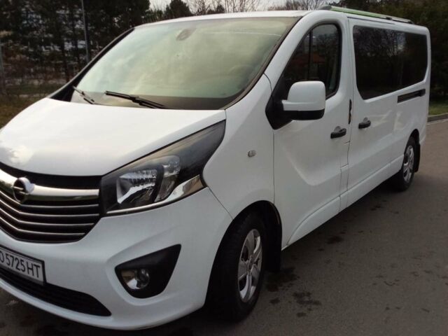 Белый Опель Виваро, объемом двигателя 1.6 л и пробегом 290 тыс. км за 15700 $, фото 1 на Automoto.ua