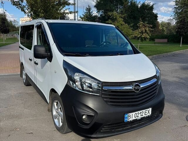 Білий Опель Віваро, об'ємом двигуна 1.6 л та пробігом 200 тис. км за 14500 $, фото 1 на Automoto.ua