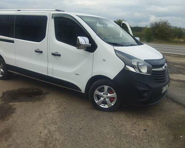Белый Опель Виваро, объемом двигателя 1.6 л и пробегом 230 тыс. км за 14100 $, фото 1 на Automoto.ua
