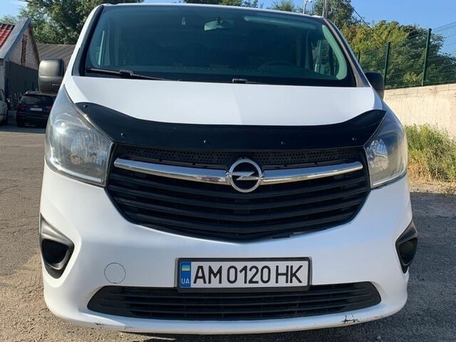 Белый Опель Виваро, объемом двигателя 1.6 л и пробегом 242 тыс. км за 11500 $, фото 1 на Automoto.ua