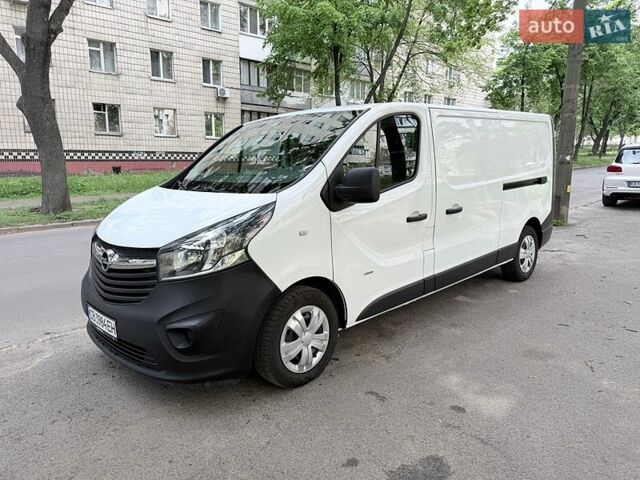 Белый Опель Виваро, объемом двигателя 1.6 л и пробегом 237 тыс. км за 10600 $, фото 1 на Automoto.ua