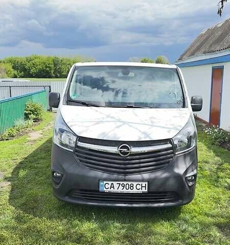 Белый Опель Виваро, объемом двигателя 1.6 л и пробегом 145 тыс. км за 13500 $, фото 1 на Automoto.ua