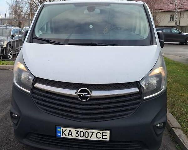 Белый Опель Виваро, объемом двигателя 1.6 л и пробегом 184 тыс. км за 13500 $, фото 1 на Automoto.ua