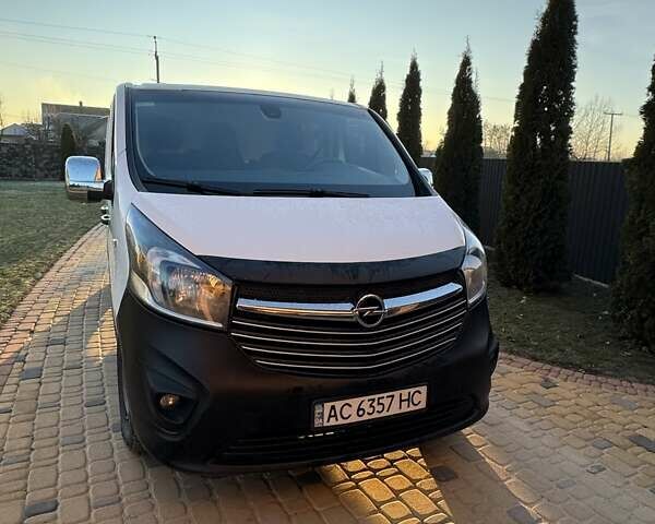 Білий Опель Віваро, об'ємом двигуна 1.6 л та пробігом 300 тис. км за 11200 $, фото 1 на Automoto.ua