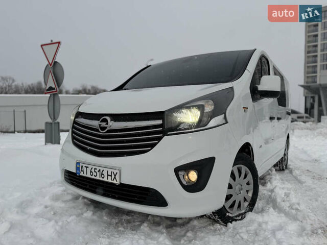 Белый Опель Виваро, объемом двигателя 1.6 л и пробегом 246 тыс. км за 13999 $, фото 1 на Automoto.ua