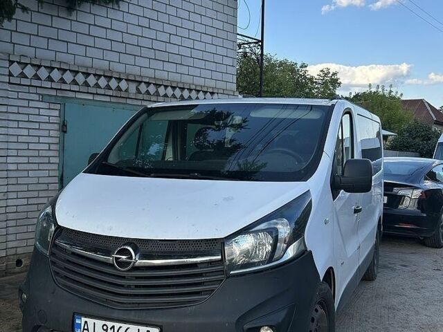 Білий Опель Віваро, об'ємом двигуна 1.6 л та пробігом 219 тис. км за 14031 $, фото 1 на Automoto.ua