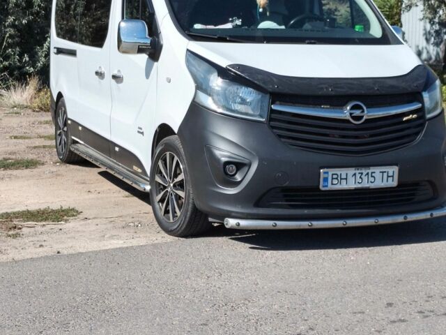 Білий Опель Віваро, об'ємом двигуна 1.6 л та пробігом 384 тис. км за 17500 $, фото 1 на Automoto.ua