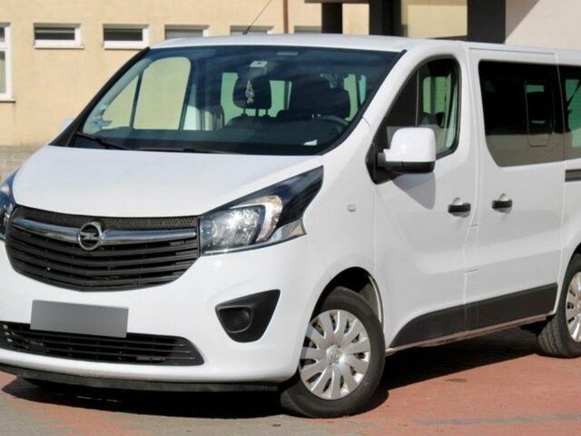 Белый Опель Виваро, объемом двигателя 1.6 л и пробегом 260 тыс. км за 9300 $, фото 1 на Automoto.ua
