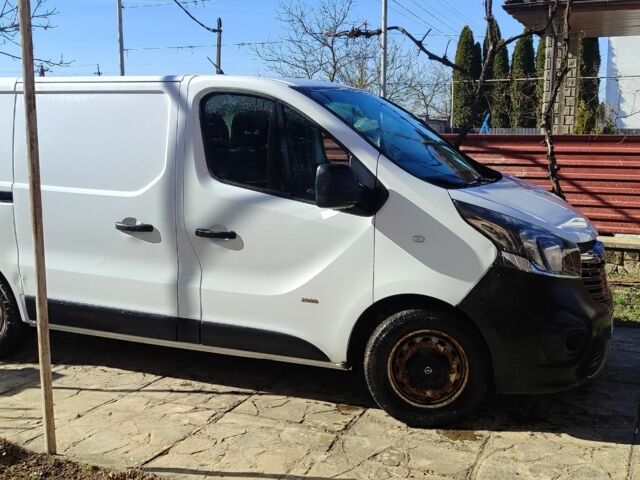 Белый Опель Виваро, объемом двигателя 1.6 л и пробегом 245 тыс. км за 10500 $, фото 1 на Automoto.ua