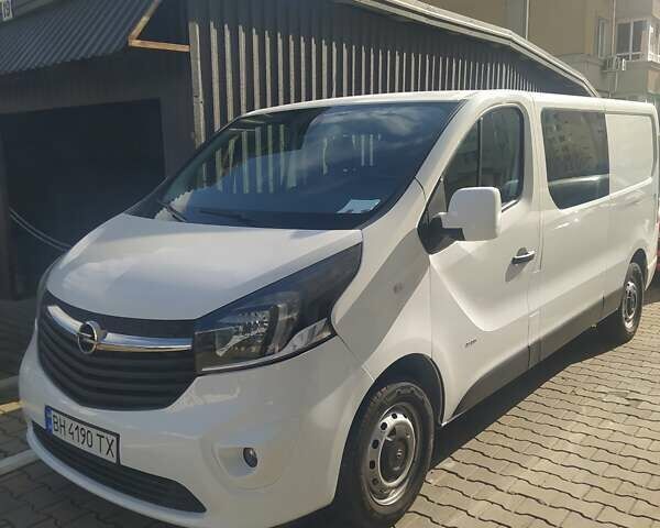 Білий Опель Віваро, об'ємом двигуна 1.6 л та пробігом 178 тис. км за 16300 $, фото 1 на Automoto.ua