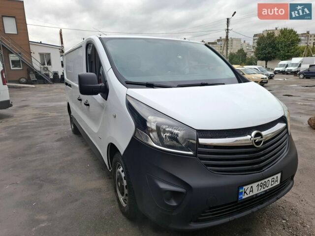 Белый Опель Виваро, объемом двигателя 1.6 л и пробегом 243 тыс. км за 13800 $, фото 1 на Automoto.ua
