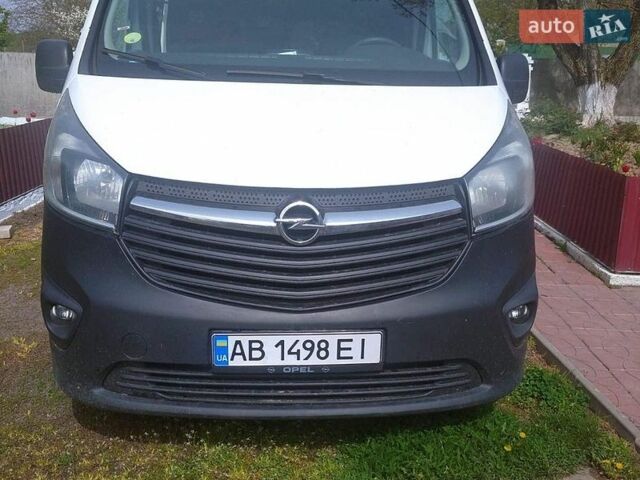 Белый Опель Виваро, объемом двигателя 1.6 л и пробегом 215 тыс. км за 15400 $, фото 1 на Automoto.ua
