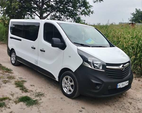 Белый Опель Виваро, объемом двигателя 1.6 л и пробегом 331 тыс. км за 15700 $, фото 1 на Automoto.ua