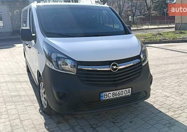 Белый Опель Виваро, объемом двигателя 1.6 л и пробегом 108 тыс. км за 17500 $, фото 1 на Automoto.ua