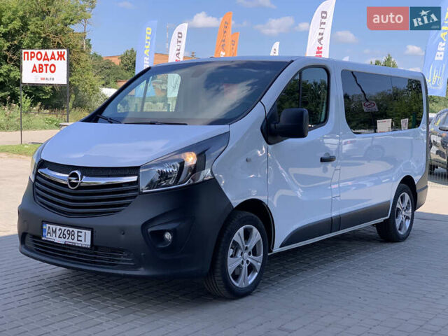 Белый Опель Виваро, объемом двигателя 1.6 л и пробегом 183 тыс. км за 14555 $, фото 1 на Automoto.ua