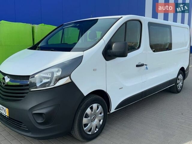 Белый Опель Виваро, объемом двигателя 1.6 л и пробегом 233 тыс. км за 16200 $, фото 1 на Automoto.ua