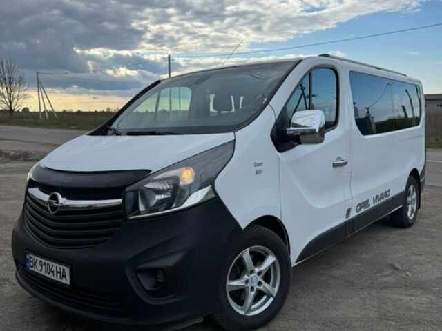Білий Опель Віваро, об'ємом двигуна 1.6 л та пробігом 235 тис. км за 15200 $, фото 1 на Automoto.ua