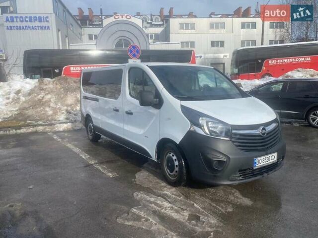 Белый Опель Виваро, объемом двигателя 1.6 л и пробегом 245 тыс. км за 15500 $, фото 1 на Automoto.ua