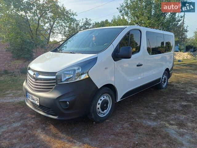 Белый Опель Виваро, объемом двигателя 1.6 л и пробегом 175 тыс. км за 18500 $, фото 1 на Automoto.ua