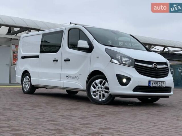 Белый Опель Виваро, объемом двигателя 1.6 л и пробегом 189 тыс. км за 17950 $, фото 1 на Automoto.ua